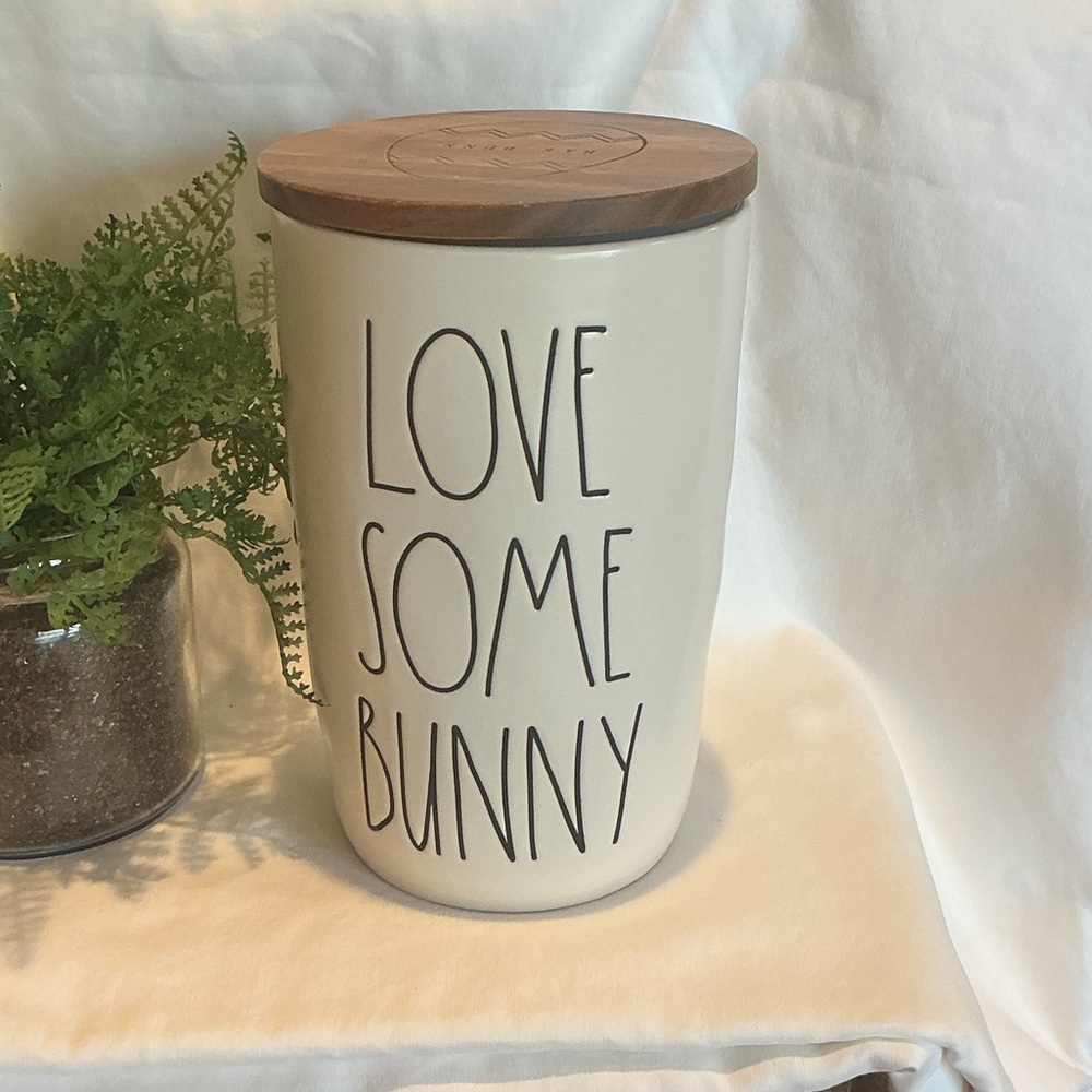 EUC - Rae Dunn LOVE SOME BUNNY Cellar
